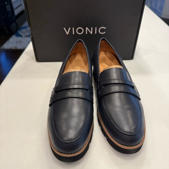 Vionic Women's Cheryl II Leather Loafers Navy Sz Chunky Lug Sole Sz 9.5 NIB - Picture 9 of 14